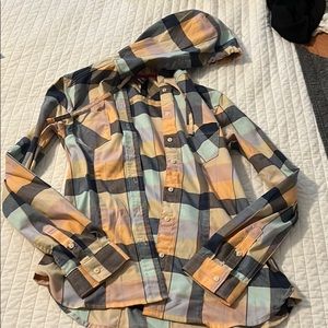 Mountain Hardware Hooded Flannel Pattern